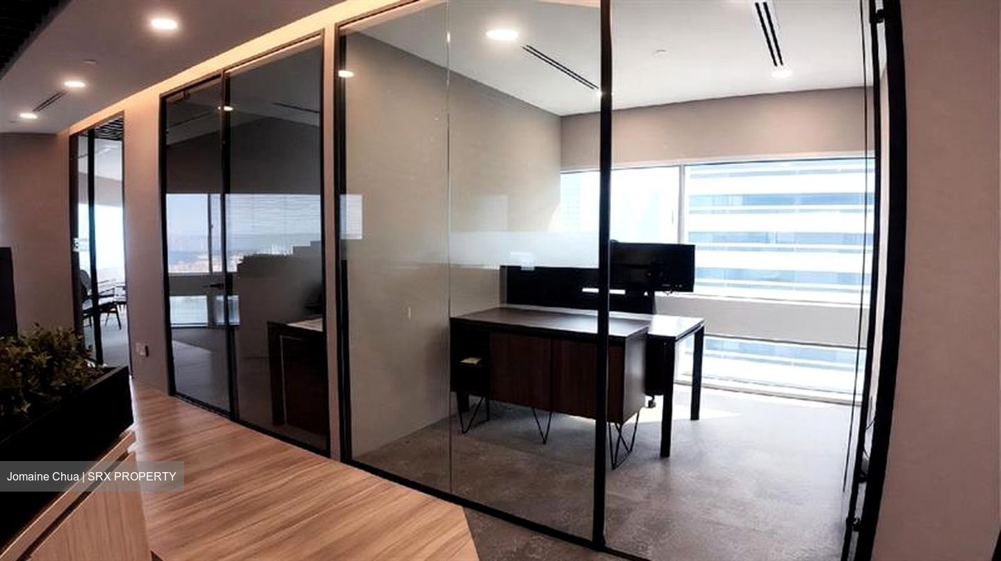 Gateway East (D7), Office #622731131